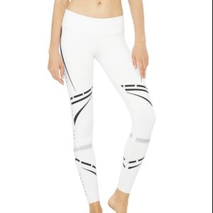 *NWT* Alo Yoga Airbrush Leggings, white/black